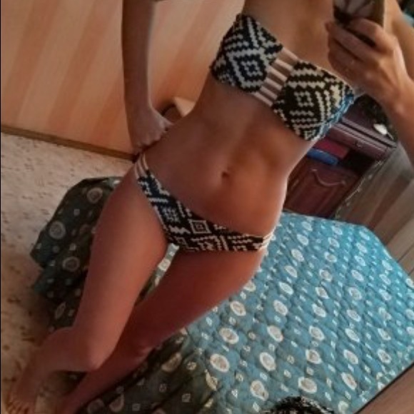 NIP Navy and White Aztec Printed Strapless Bikini - Picture 6 of 7